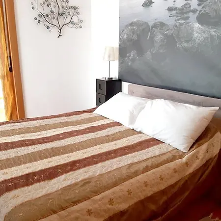 Appartement With 2 Bedrooms In With Shared Pool Furnished Garden And Wifi 800 M From The Beach *