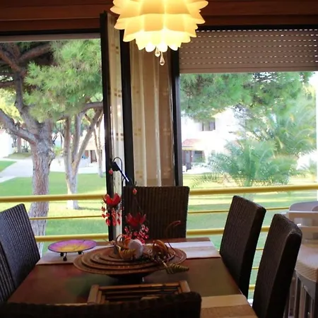 With 2 Bedrooms In With Shared Pool Furnished Garden And Wifi 800 M From The Beach Appartement Albufeira