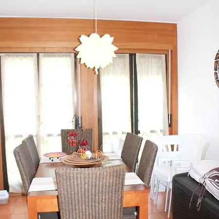 Apartamento With 2 Bedrooms In With Shared Pool Furnished Garden And Wifi 800 M From The Beach *